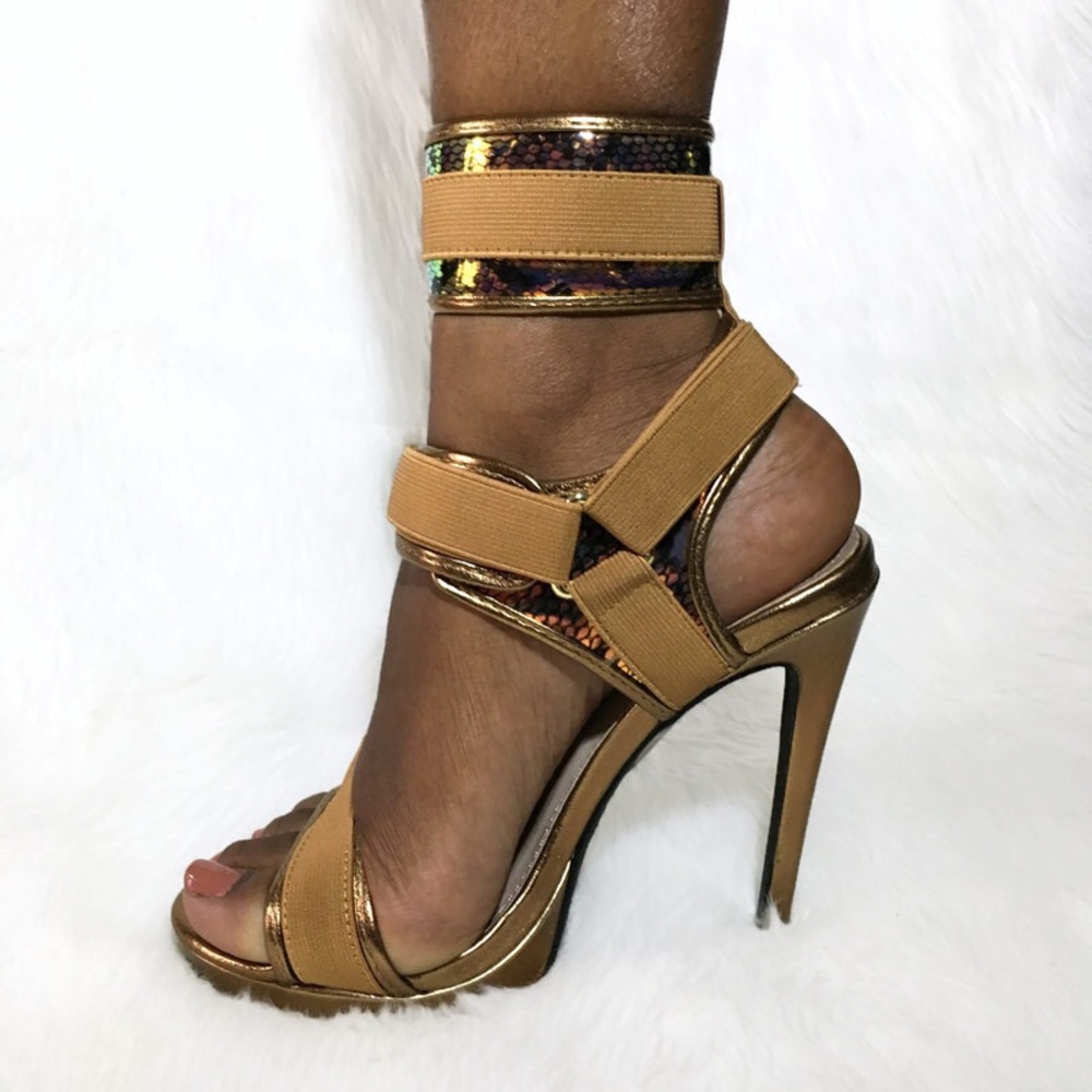 Women’s “Sandy Gold” Heels. Sizes 7.5